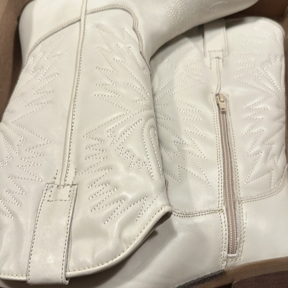 New Steve Madden Hayward White Leather Western Boots size 9 - Picture 9 of 9
